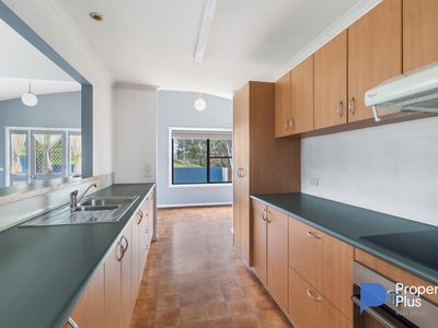 2 / 125 MacKenzie Street West, Golden Square
