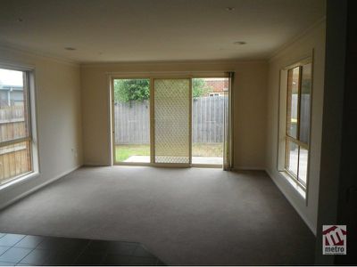 2 / 1 Lomond Terrace, East Geelong