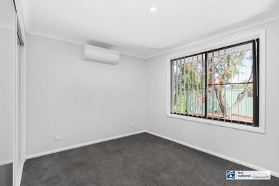 2 / 19 Minnamurra Crescent, Hillvue