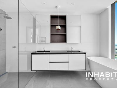 2004 / 105 Stirling Street, Perth