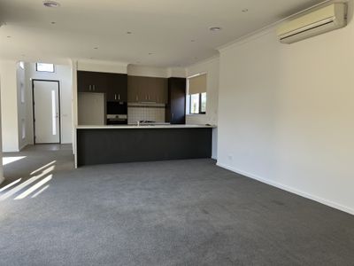 4 / 3 McNabb Avenue, Geelong West