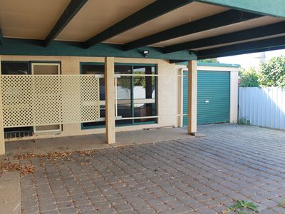 1 / 8 NILMAR AVENUE , Wodonga
