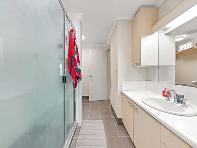 2 / 9 Hermitage Drive, Airlie Beach