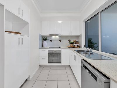 5 / 129 Pohlman Street, Southport