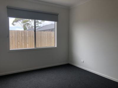 6 Snedden Street, Armstrong Creek