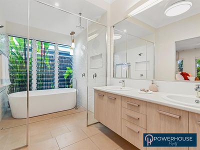 10 Castleton Entrance, Smithfield