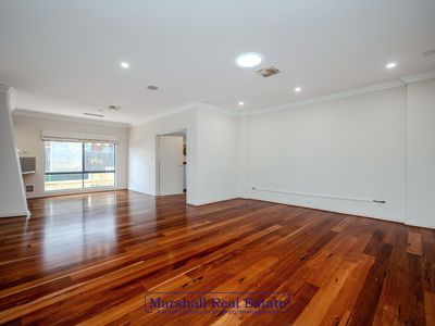8 Newgain Cres, Carramar