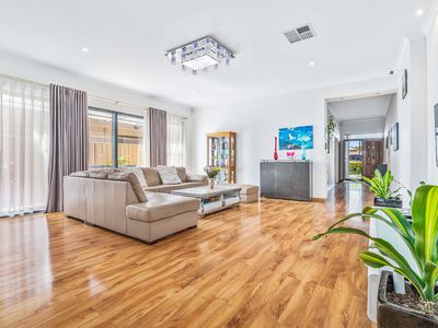 10 Holywell Street, Middle Swan