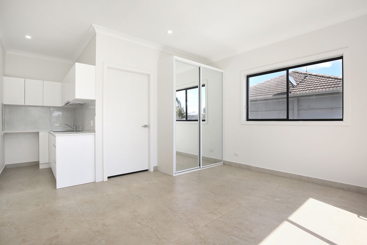 1 / 4 Cosgrove Cres, Kingswood