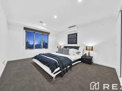 6 Lauradan Avenue, Berwick