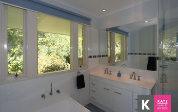 6 McArthur Road, Beaconsfield Upper