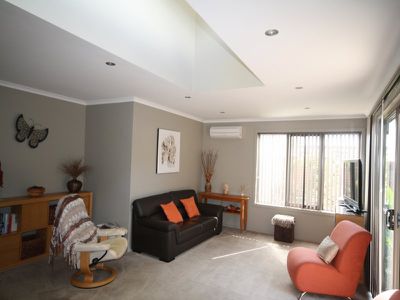 2 / 60A Dodgin Street, Wynyard