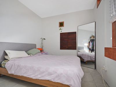 9 / 65 Nesca Parade, The Hill