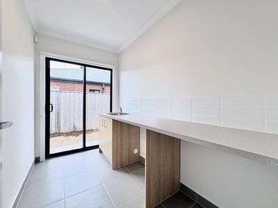 10 Stanmore Crescent, Wyndham Vale