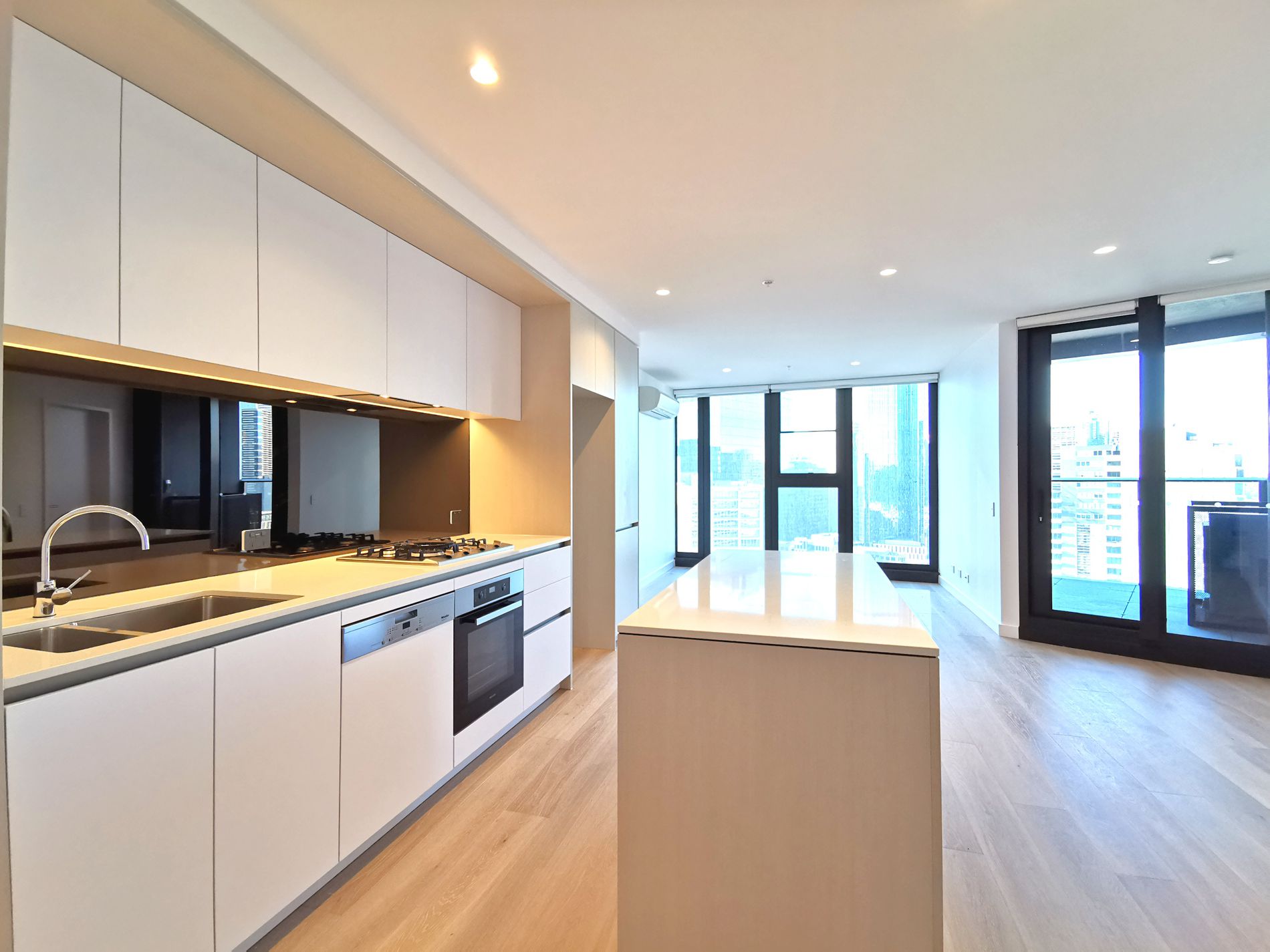 2105 / 628 Flinders Street, Docklands