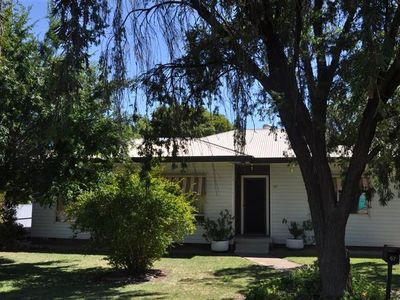 67 Church St, Forbes