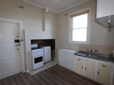 4 / 12 Thomas Street, Geelong West