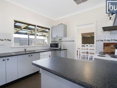 32 Howlong Rd, Rutherglen