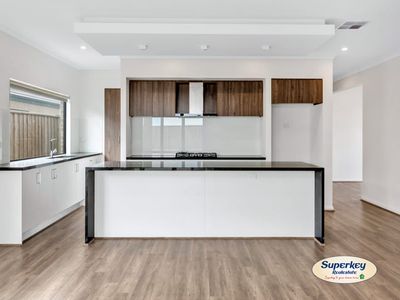 4 Groton Street, Manor Lakes