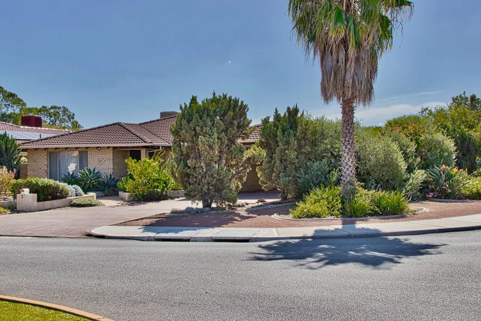 2 Freedman Way , Winthrop