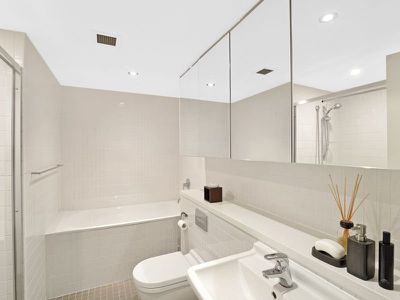 25 / 9-19 Myrtle Street, Botany