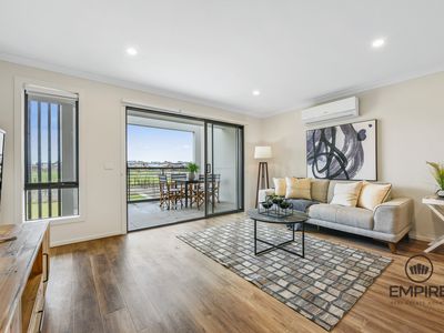 6 Mahara Walk, Cranbourne West