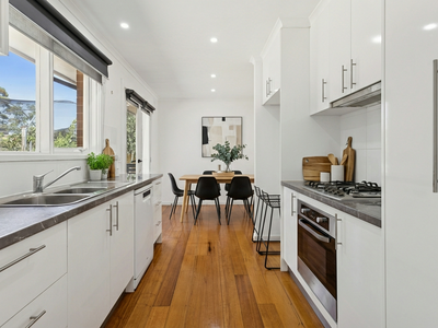 8 Lutana Cr, Frankston