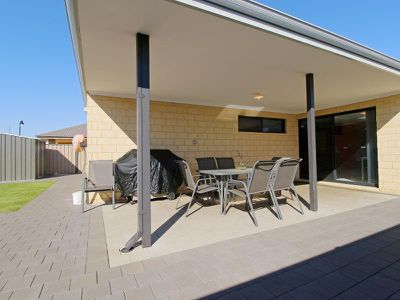 10 Narbone Way, Piara Waters
