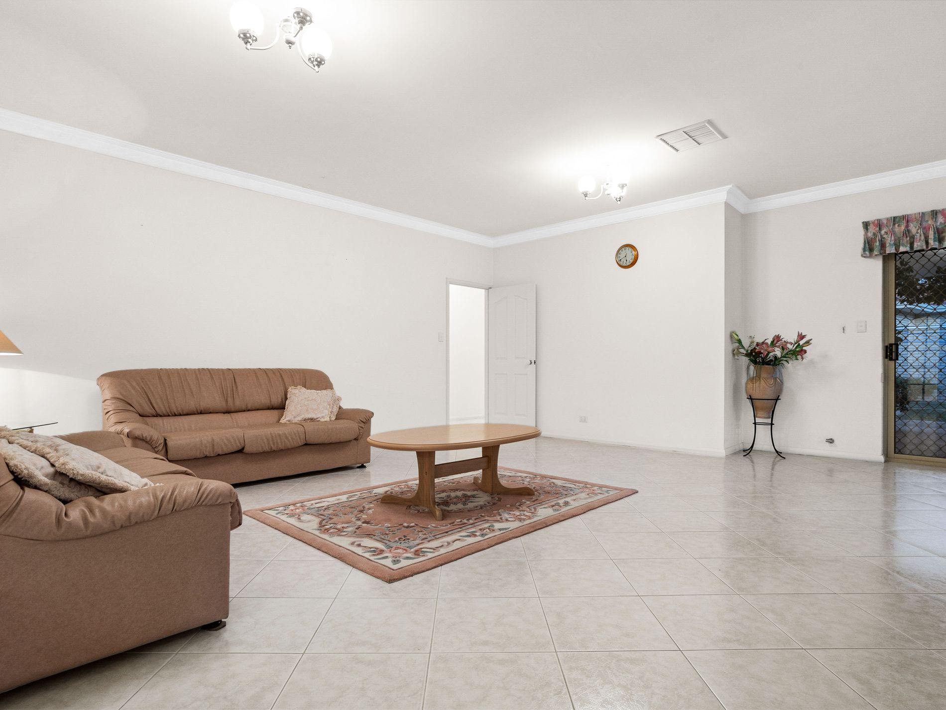 8 Rossiter Way, Winthrop