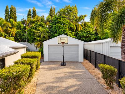 32 Iridescent Drive, Trinity Park