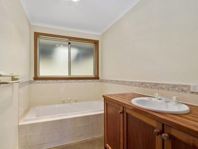 935 Woodbridge Hill Road, Gardners Bay
