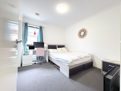 36 Bertie Street, Manor Lakes