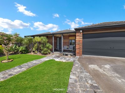 10 McGuigan Drive, Cranbourne West