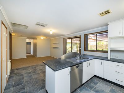 35 Wettenhall Circuit, Calwell