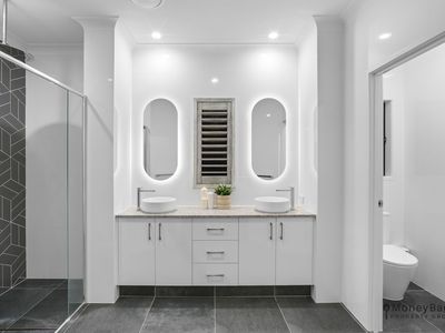 12-16 Martin Place, Tamborine