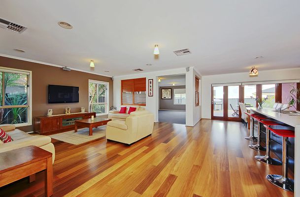 5 Snowden Place, Greenvale