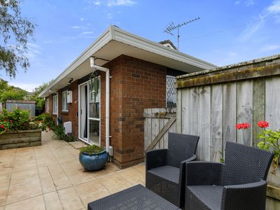 52 Pine Avenue, Ebdentown