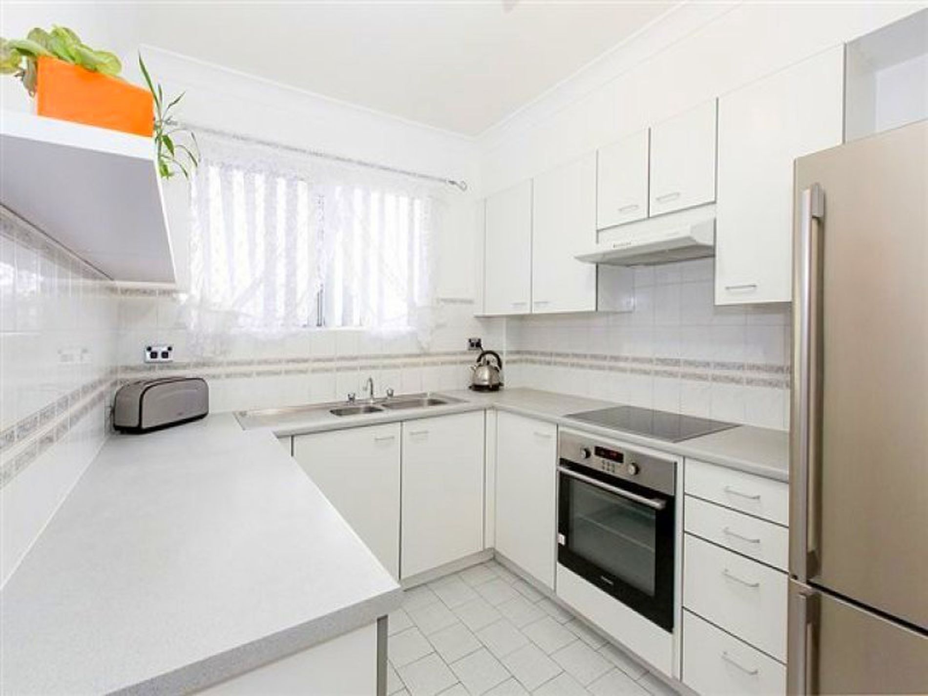 8 / 28 White Avenue, Bankstown