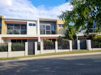 65 / 1 Grande Avenue, Carrara