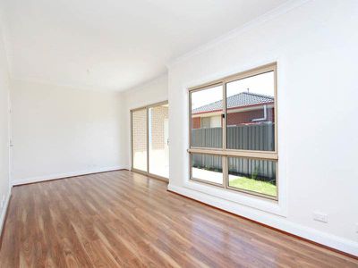 2 / 10 Slough Street, Deer Park