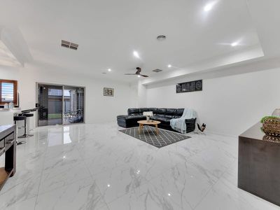 32 Clifton Circuit, Tarneit