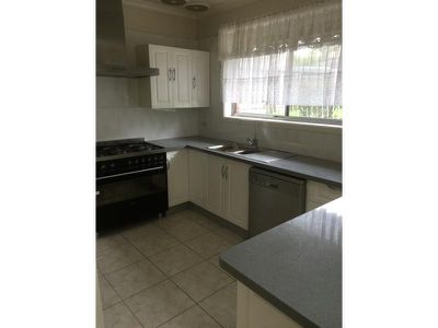 32 Blackburn Road, Doncaster East