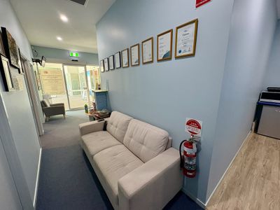 5 / 1 Guest Court, Eli Waters