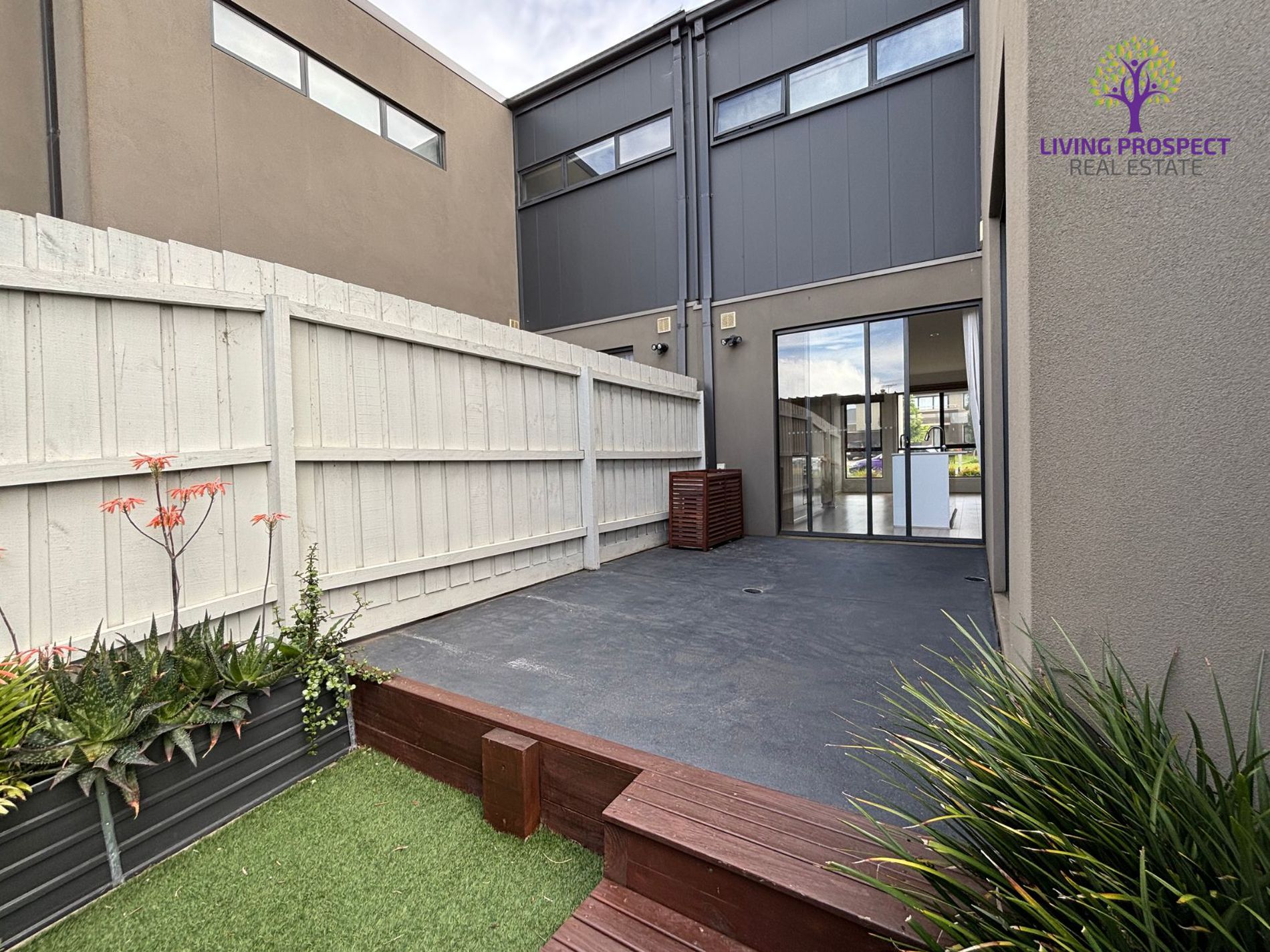 155 Tom Roberts Parade, Point Cook