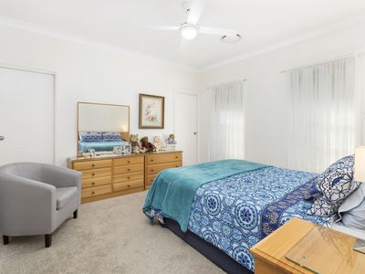19 Eastpoint Ave, Haywards Bay