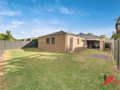 12 Bindarri Road, Manor Lakes