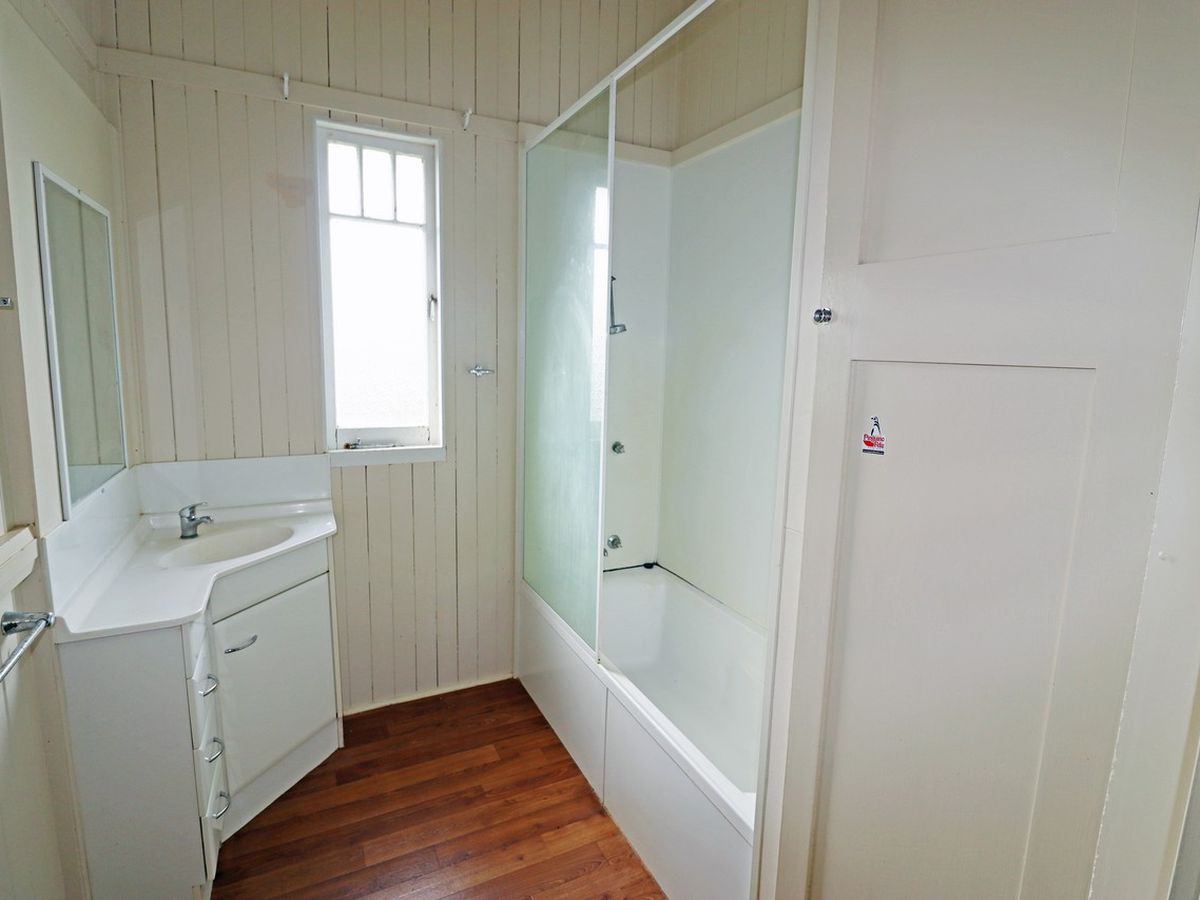 13 Grau Street, Atherton