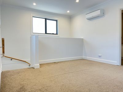 2 / 21 Banool Quadrant, Doncaster East