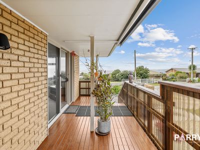 1 / 1 Alan Lade Place, Bridport