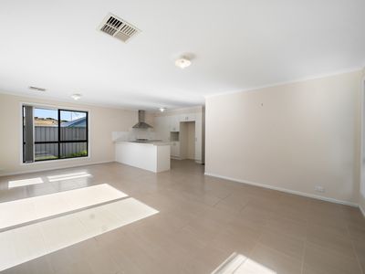 19 Yeltana Avenue, Huntfield Heights